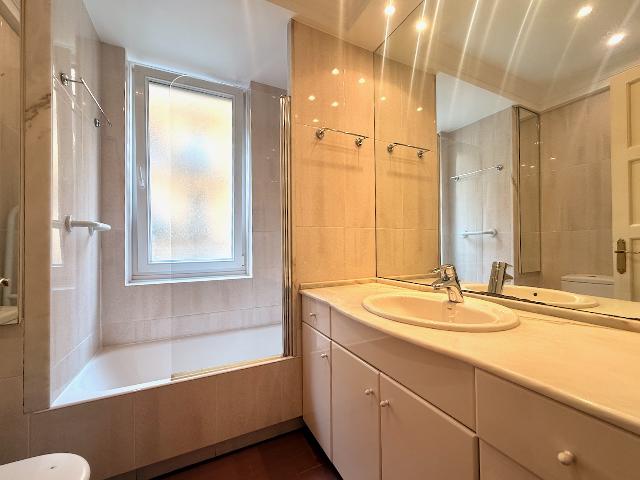 Imagen 36 Inmueble 302532 - Piso en venta en Donostia-San Sebastián / Avenida de Navarra-Gros-Ategorrieta-Donostia