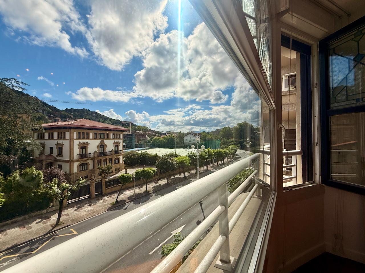 Imagen 1 Piso en venta en Donostia-San Sebastián / Avenida de Navarra-Gros-Ategorrieta-Donostia