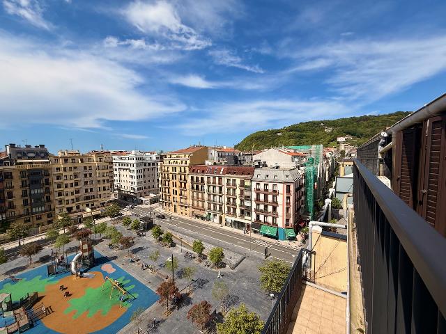 Imagen 4 Inmueble 302826 - Ático en venta en Donostia-San Sebastián / Plaza Cataluña-Gros-Donostia