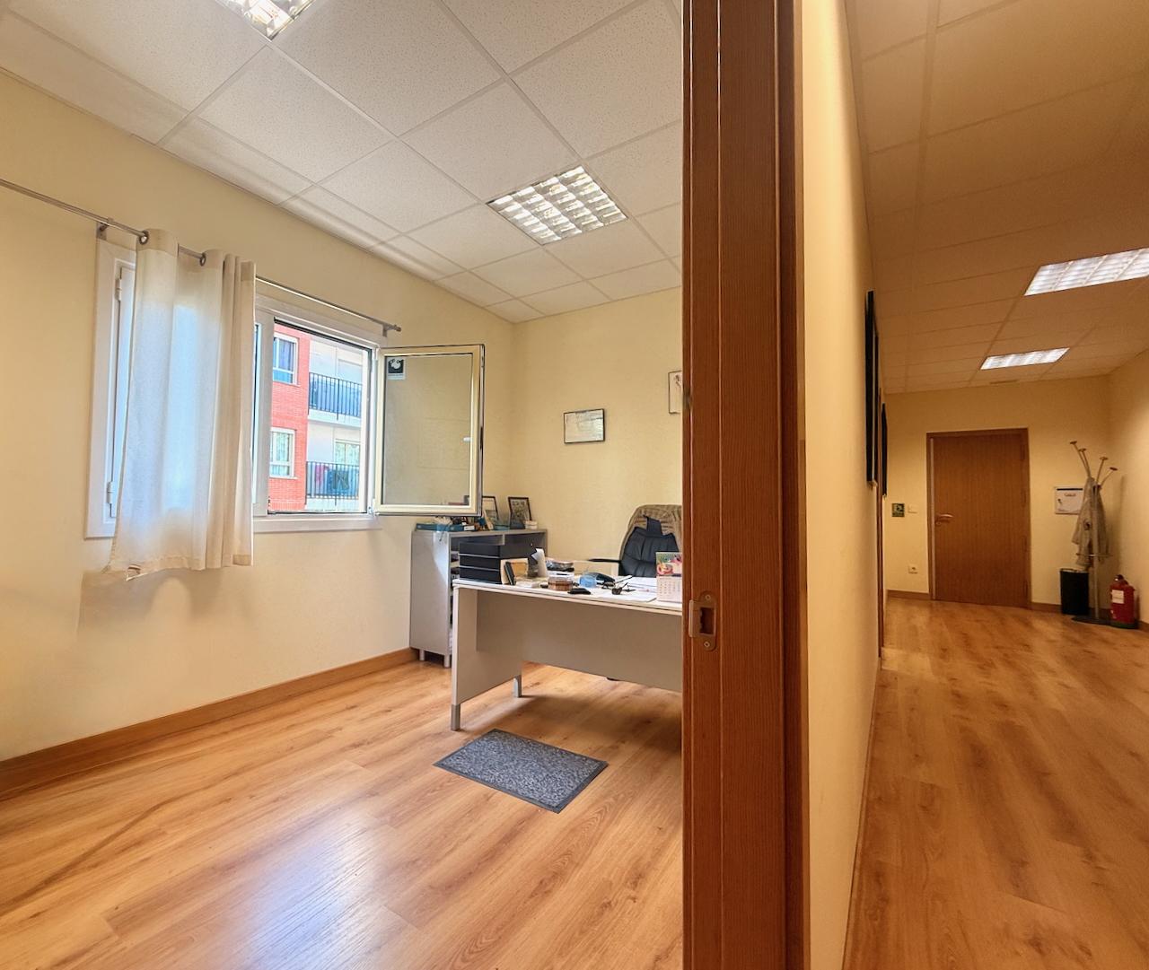 Imagen 8 Local Comercial en venta en Donostia-San Sebastián / Calle Txapillo-Junto al in