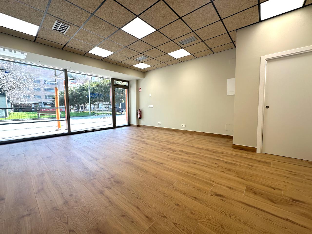 Imagen 1 Local Comercial en alquiler en Donostia-San Sebastián / Eguia-Plaza Campo Atocha-Donostia