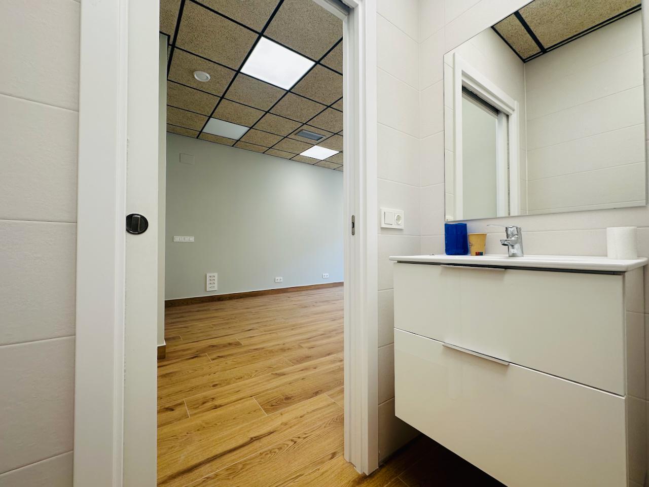 Imagen 5 Local Comercial en alquiler en Donostia-San Sebastián / Eguia-Plaza Campo Atocha-Donostia