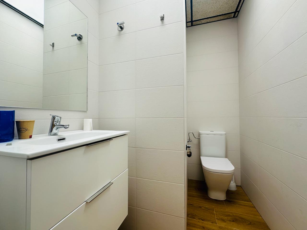 Imagen 4 Local Comercial en alquiler en Donostia-San Sebastián / Eguia-Plaza Campo Atocha-Donostia
