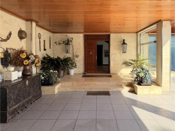 Imagen 2 Casa Aislada en venta en Hondarribia / Golf de Jaizkibel-Jaitzubia Auzoa-Hondarribia