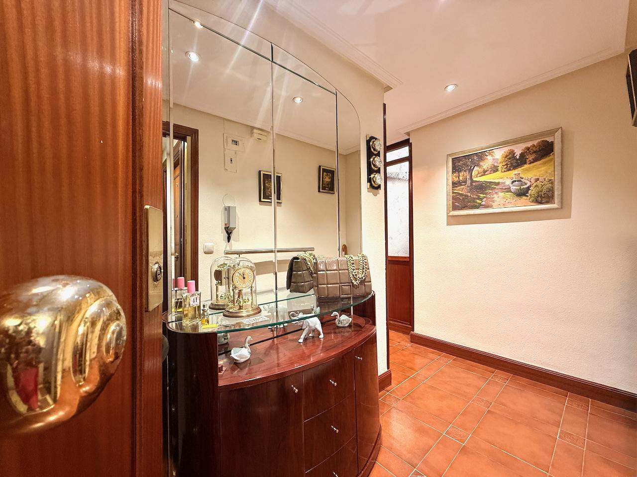 Imagen 2 Piso en venta en Donostia-San Sebastián / Virgende Carmen-Eguia-Donostia