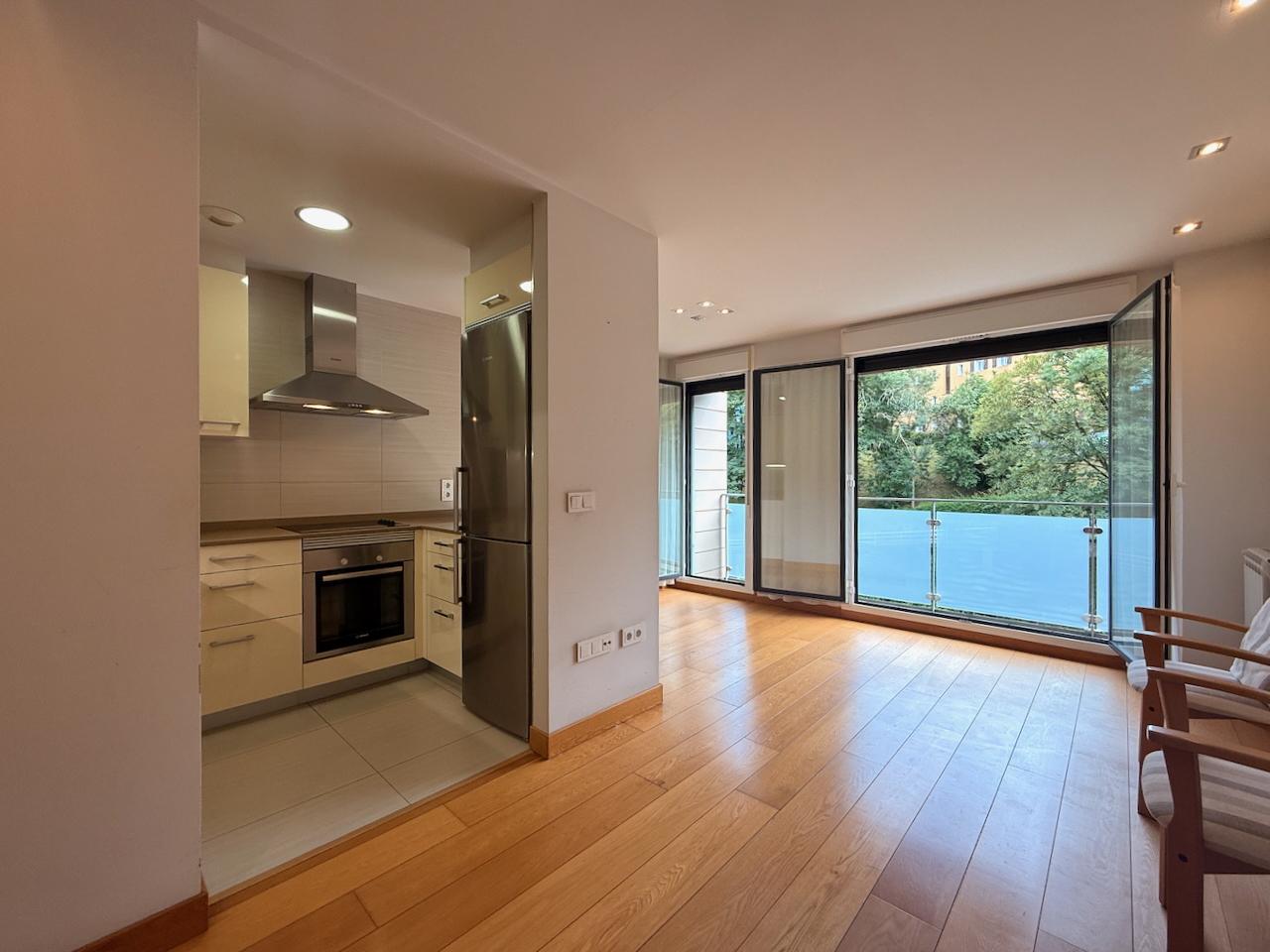 Imagen 4 Piso en venta en Donostia-San Sebastián / C Amara- A dos minutos de playa y de Av. de la l...