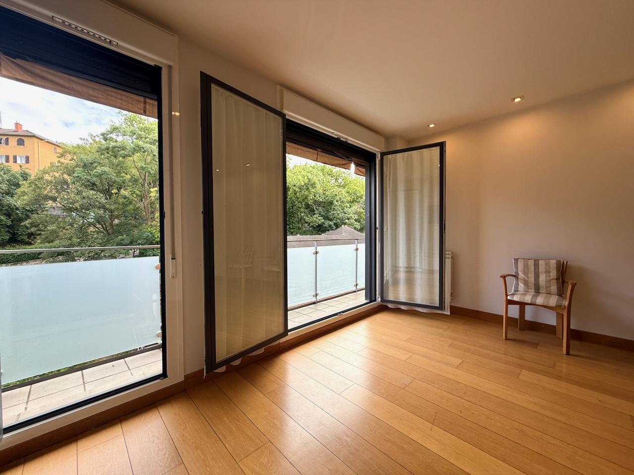 Imagen 3 Piso en venta en Donostia-San Sebastián / C Amara- A dos minutos de playa y de Av. de la l...
