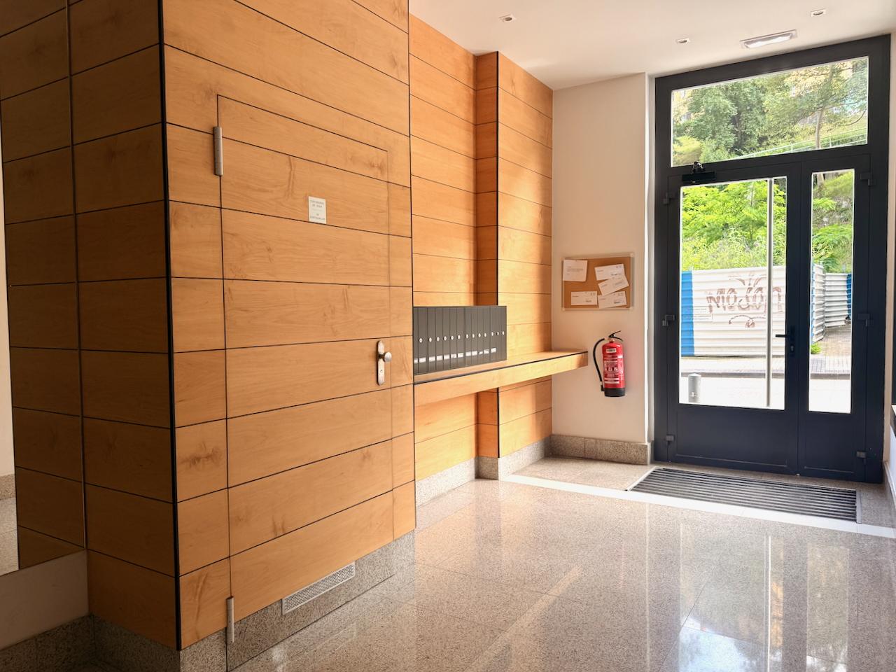 Imagen 30 Piso en venta en Donostia-San Sebastián / C Amara- A dos minutos de playa y de Av. de la l...