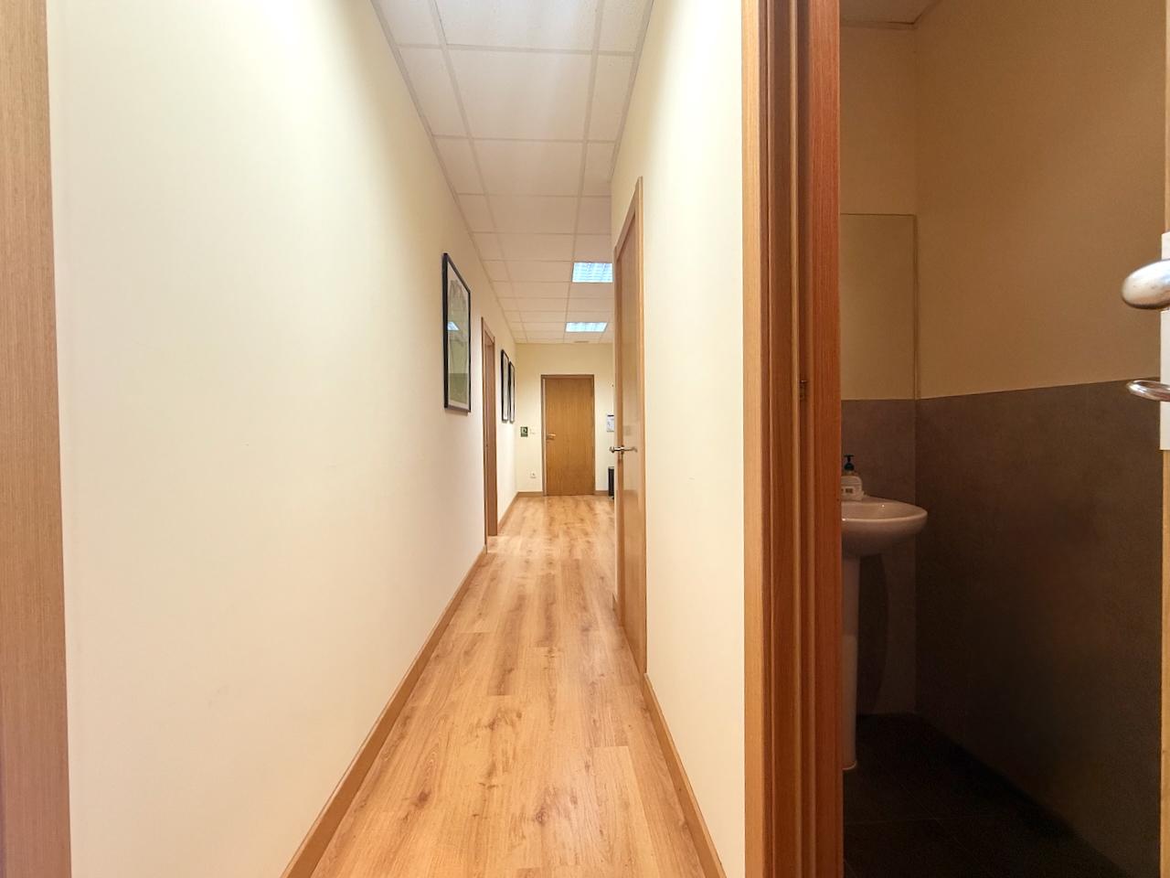 Imagen 6 Local Comercial en venta en Donostia-San Sebastián / Calle Txapillo-Junto al in