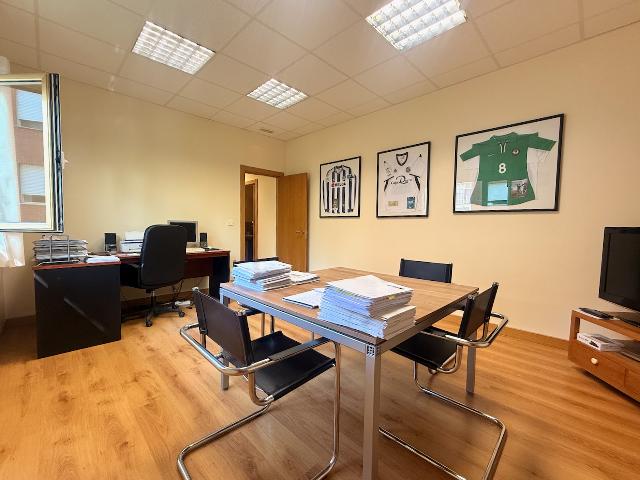 Imagen 18 Inmueble 303620 - Local Comercial en venta en Donostia-San Sebastián / Calle Txapillo-Junto al in