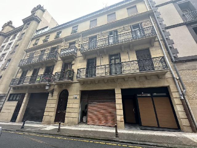 Imagen 1 Inmueble 303912 - Local Comercial en venta en Donostia-San Sebastián / C San Bartolomé-A pocos metros de la ...