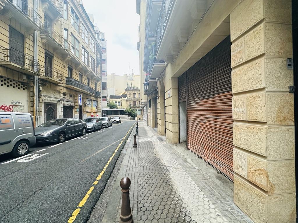Imagen 6 Local Comercial en venta en Donostia-San Sebastián / C San Bartolomé-A pocos metros de la ...