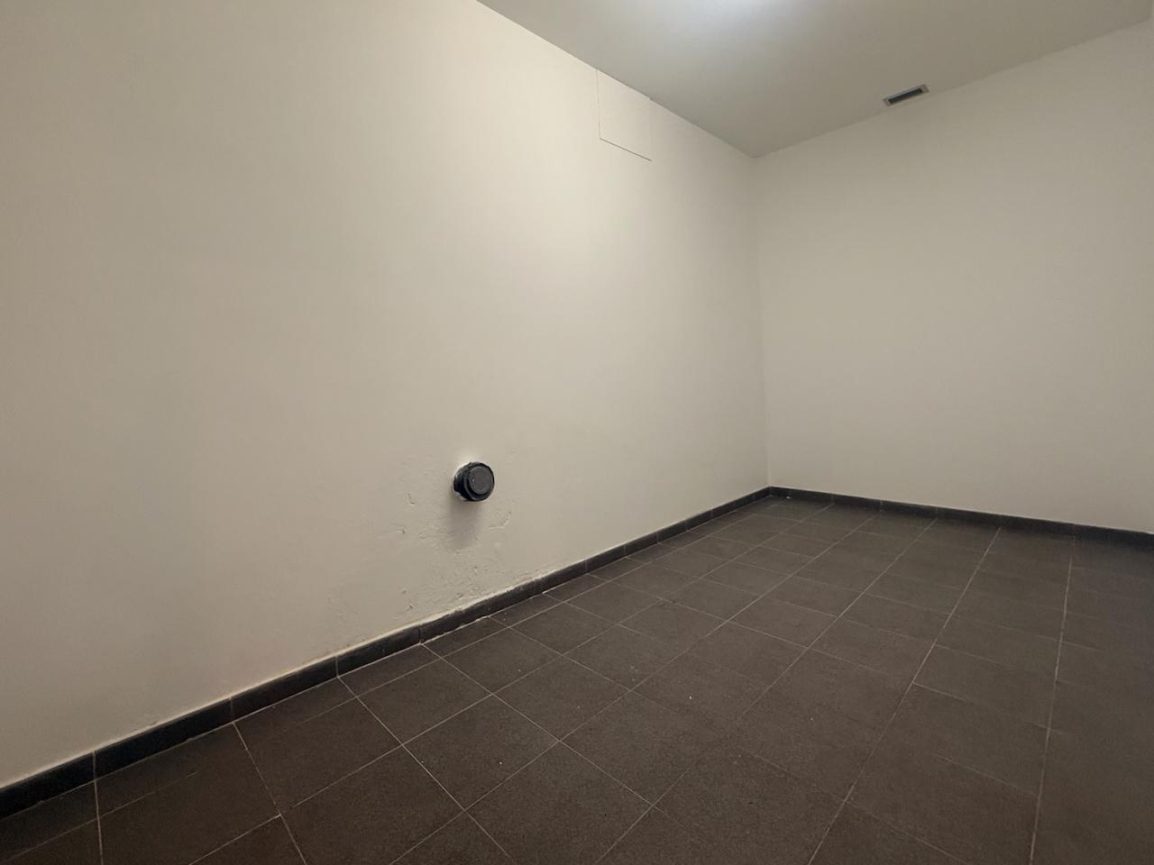 Imagen 4 Local Industrial en venta en Donostia-San Sebastián / Calle San Francisco-Junto a plaza Ca...