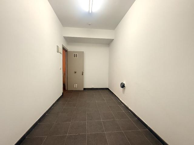 Imagen 1 Inmueble 303987 - Local Industrial en venta en Donostia-San Sebastián / Calle San Francisco-Junto a plaza Ca...