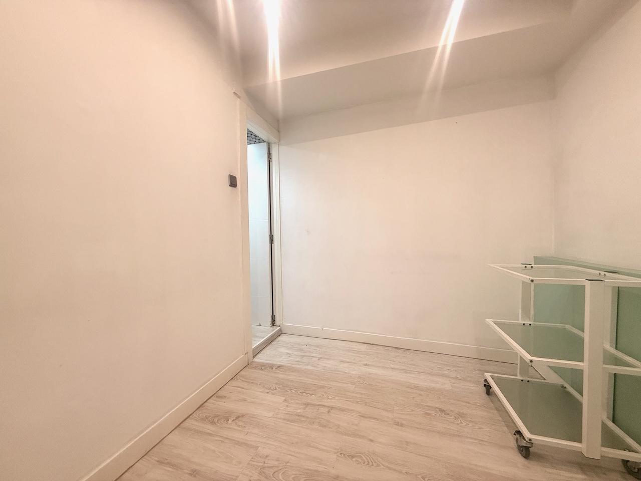 Imagen 11 Local Comercial en venta en Donostia-San Sebastián / Gran Vía-Gros-Donostia