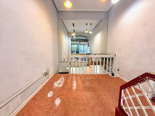 Imagen 4 Inmueble 306401 - Local Comercial en venta en Donostia-San Sebastián / Calle Secundino Esnaola-Gros-Donostia