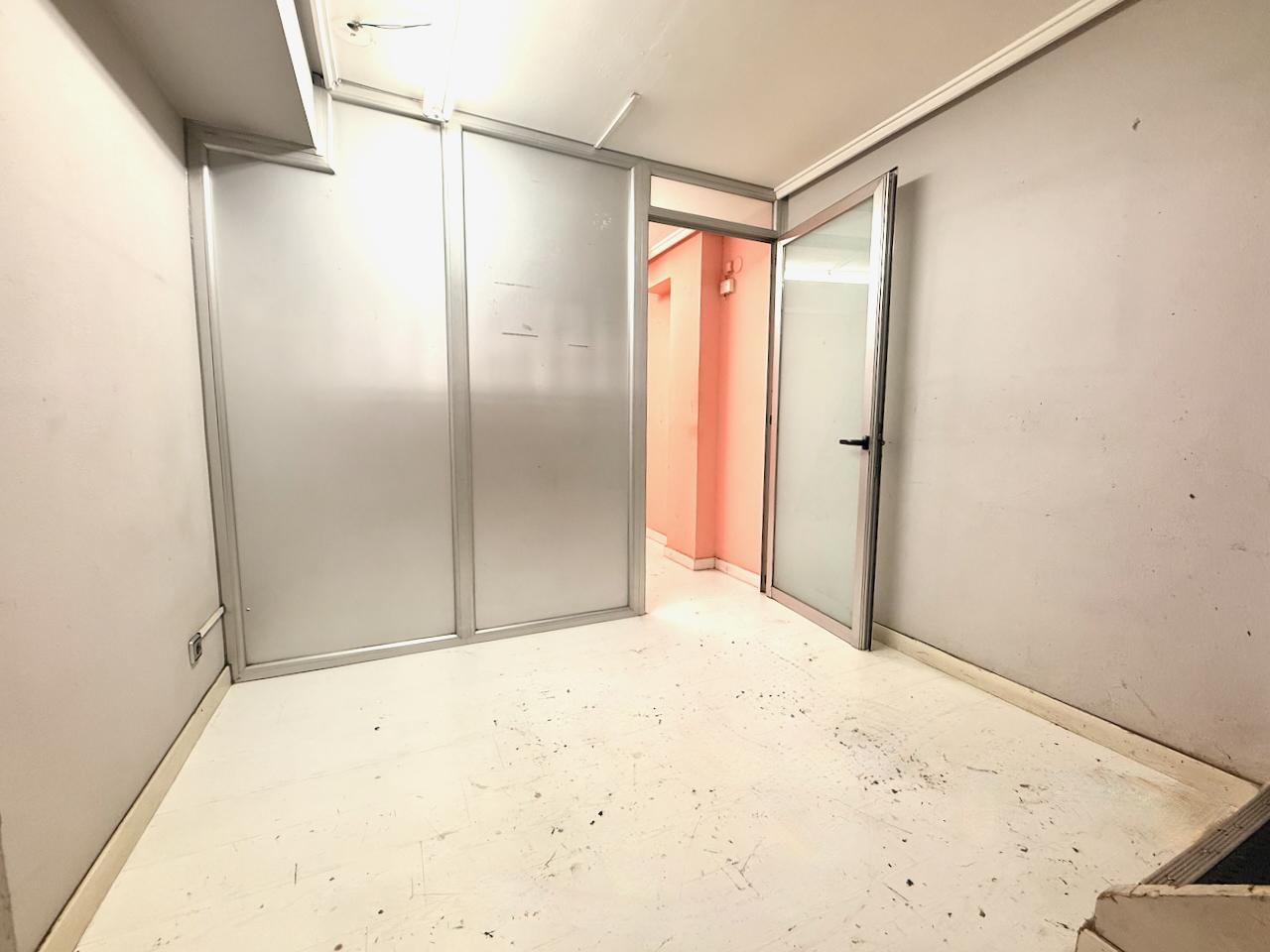 Imagen 10 Local Comercial en venta en Donostia-San Sebastián / Calle Secundino Esnaola-Gros-Donostia