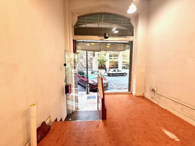 Imagen 3 Inmueble 306401 - Local Comercial en venta en Donostia-San Sebastián / Calle Secundino Esnaola-Gros-Donostia
