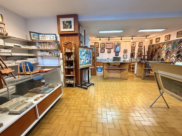 Imagen 9 Inmueble 306403 - Local Comercial en venta en Donostia-San Sebastián / Calle Secundino Esnaola-Gros-Donostia