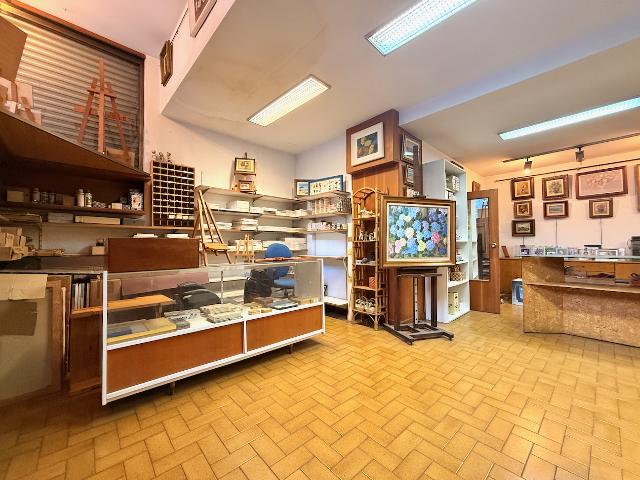 Imagen 5 Inmueble 306403 - Local Comercial en venta en Donostia-San Sebastián / Calle Secundino Esnaola-Gros-Donostia