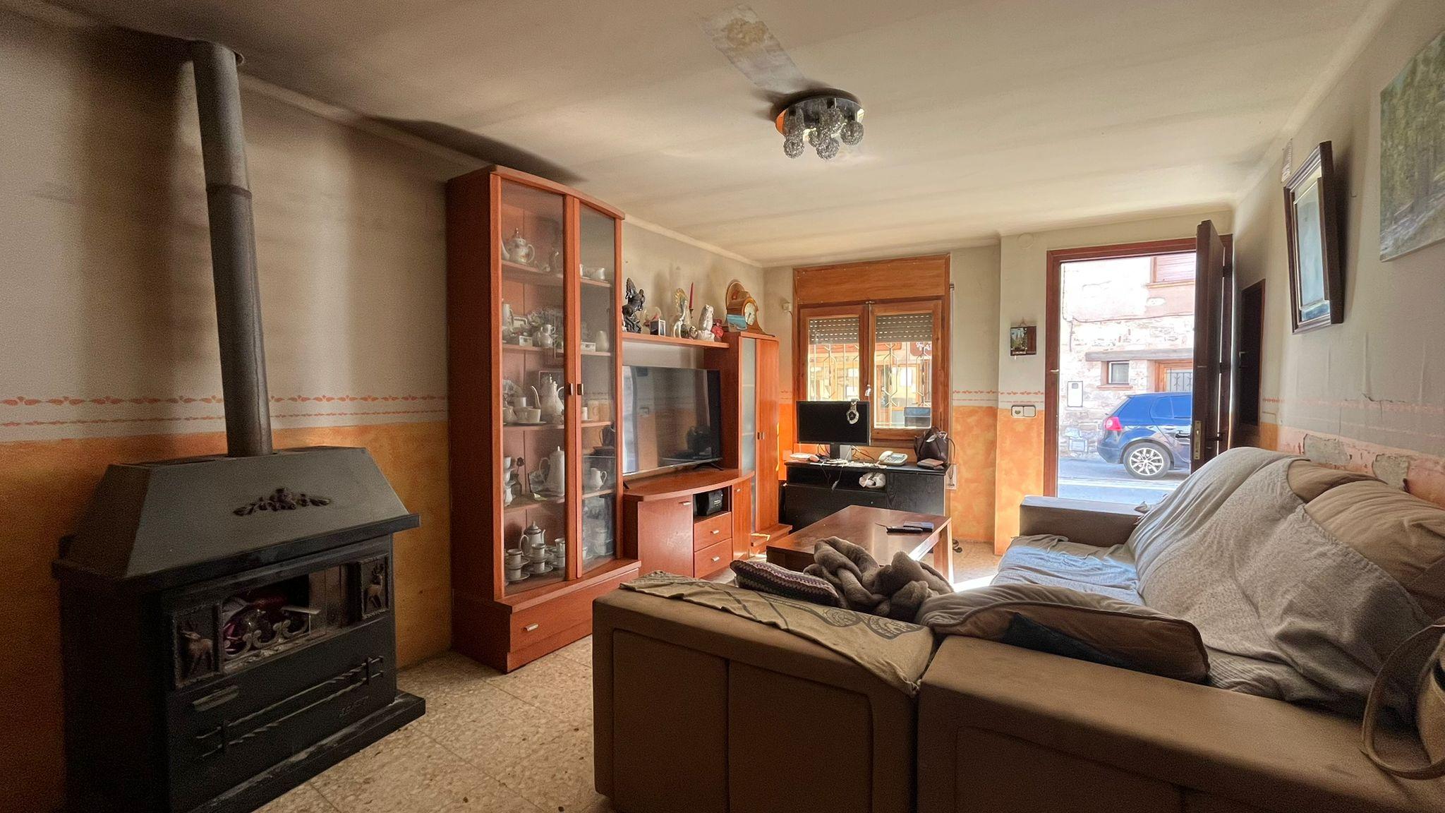 Imagen 4 Casa en venta en Ontiñena / Calle Pilar, centro de la población