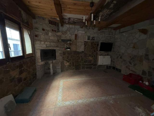 Imagen 3 Inmueble 300029 - Casa en venta en Pueyo De Santa Cruz / Calle Nueva, cerca del centro de la población