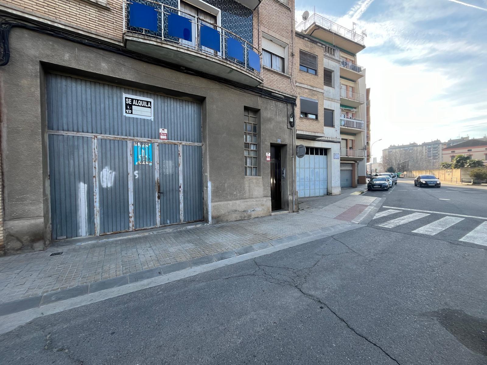Imagen 1 Local Comercial en venta en Monzón / Calle Paules, cerca centro de población