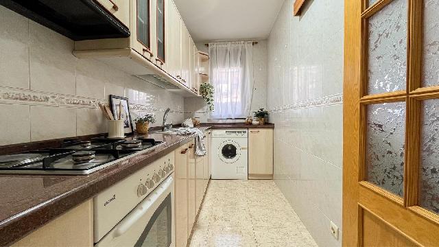 Imagen 1 Inmueble 300725 - Casa en venta en Ontiñena / Calle Mayor, centro de la población