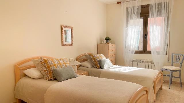 Imagen 7 Inmueble 300725 - Casa en venta en Ontiñena / Calle Mayor, centro de la población