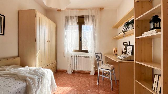 Imagen 6 Inmueble 300725 - Casa en venta en Ontiñena / Calle Mayor, centro de la población