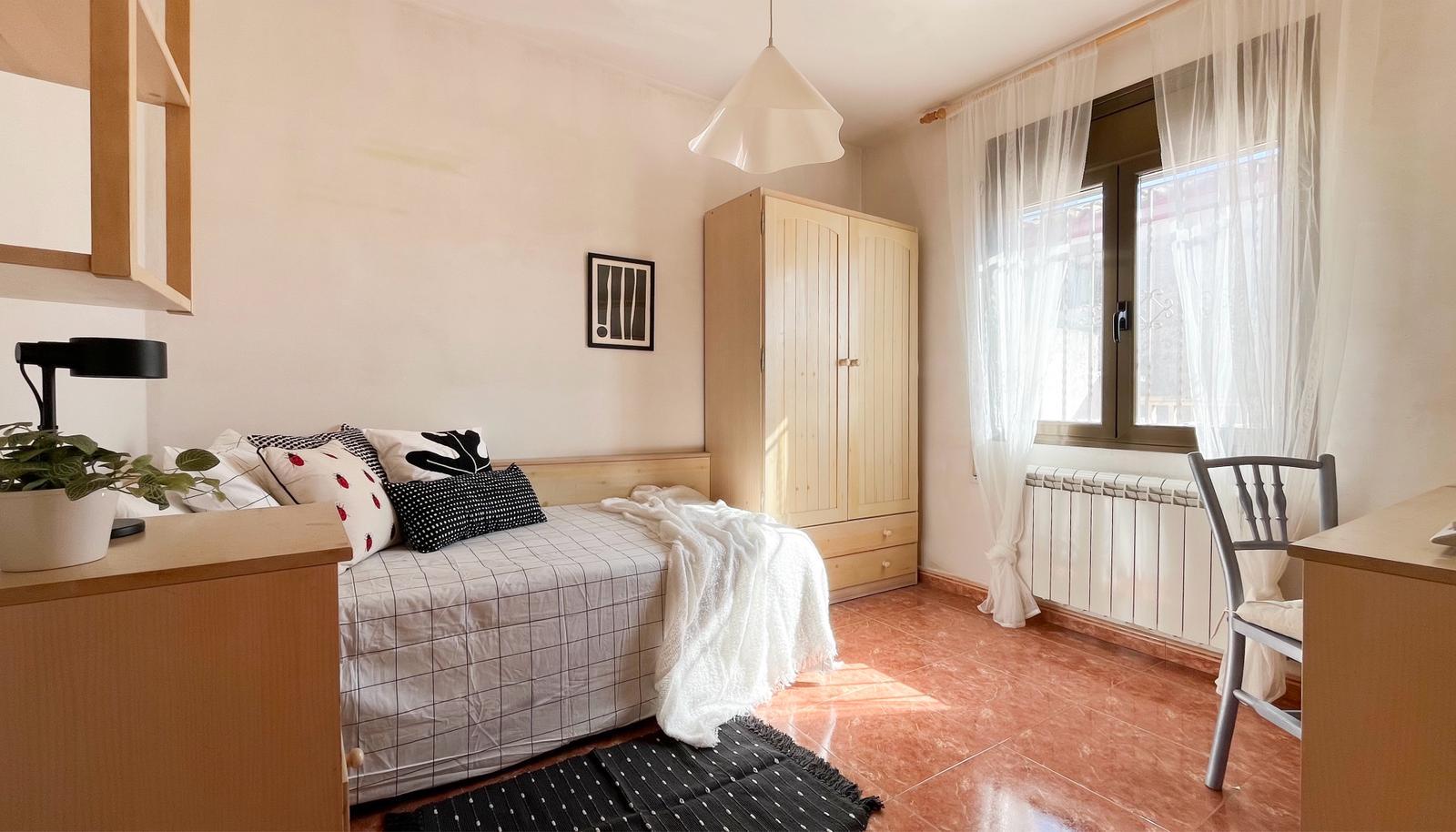 Imagen 4 Casa en venta en Ontiñena / Calle Mayor, centro de la población