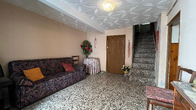 Imagen 1 Inmueble 301114 - Casa en venta en Ontiñena / Calle Mayor, centro de la población