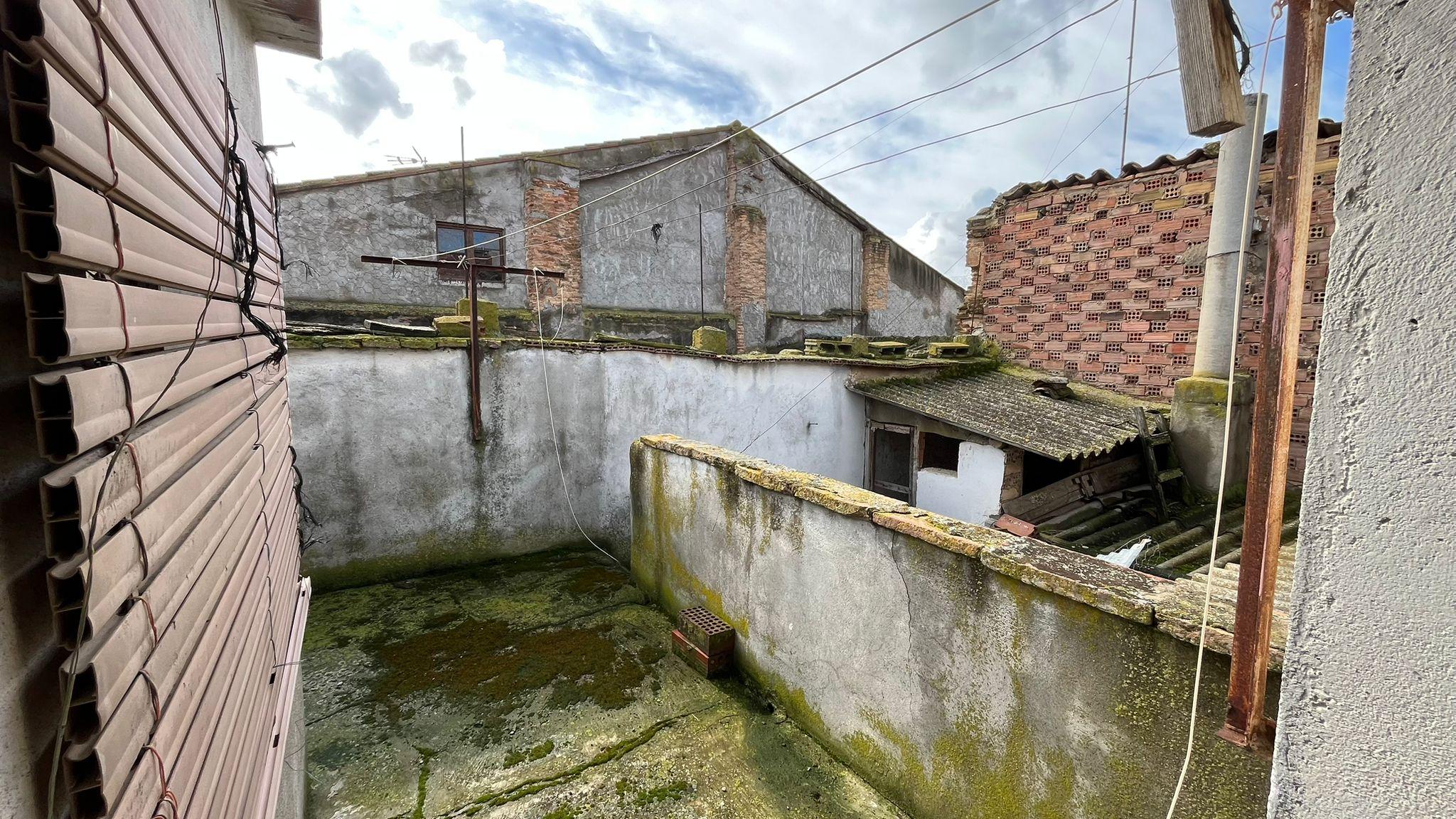 Imagen 16 Casa en venta en Ontiñena / Calle Mayor, centro de la población