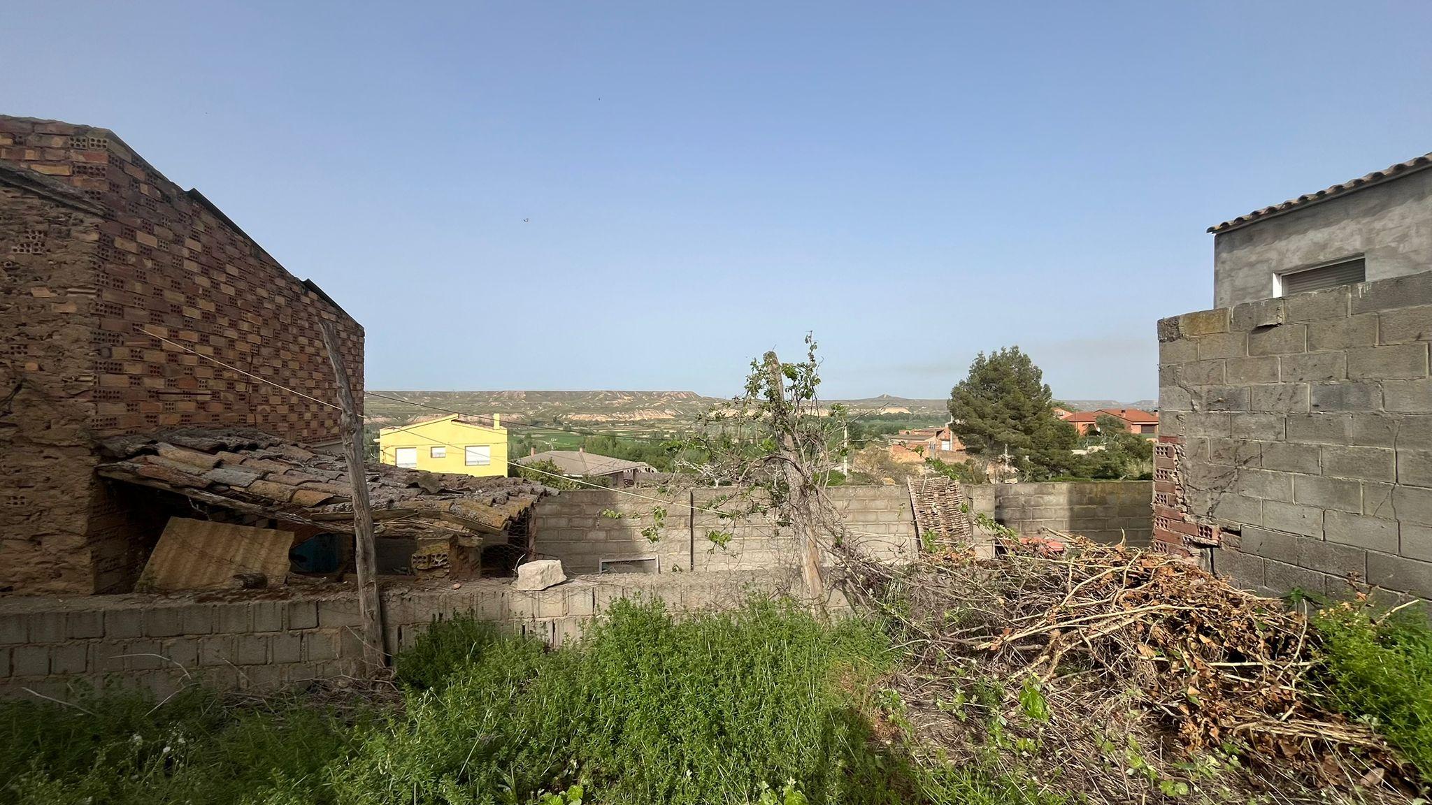 Imagen 5 Solar Urbano en venta en Ontiñena / Calle Pilar, cerca del centro de la población