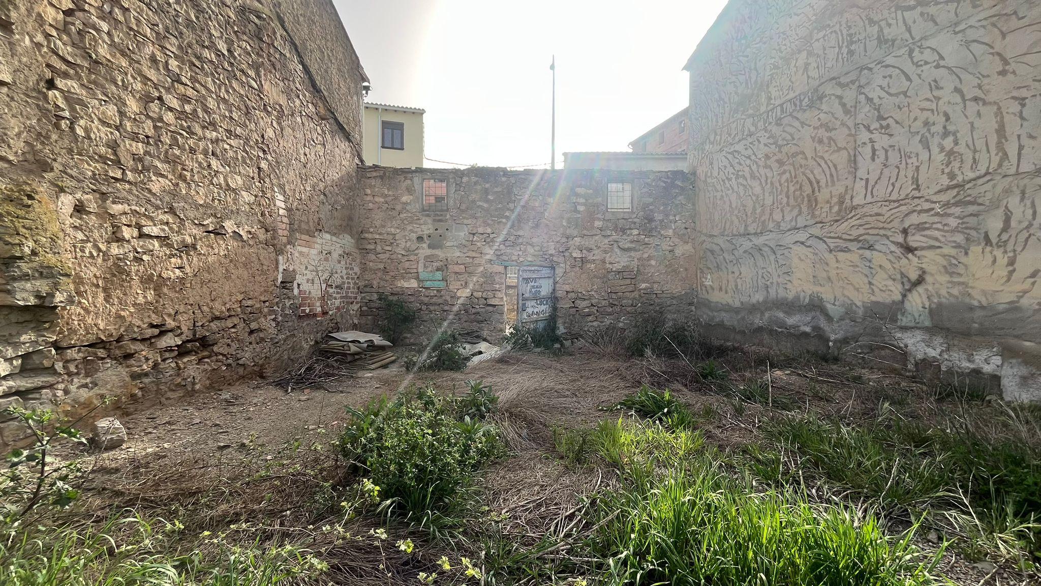 Imagen 7 Solar Urbano en venta en Ontiñena / Calle Pilar, cerca del centro de la población