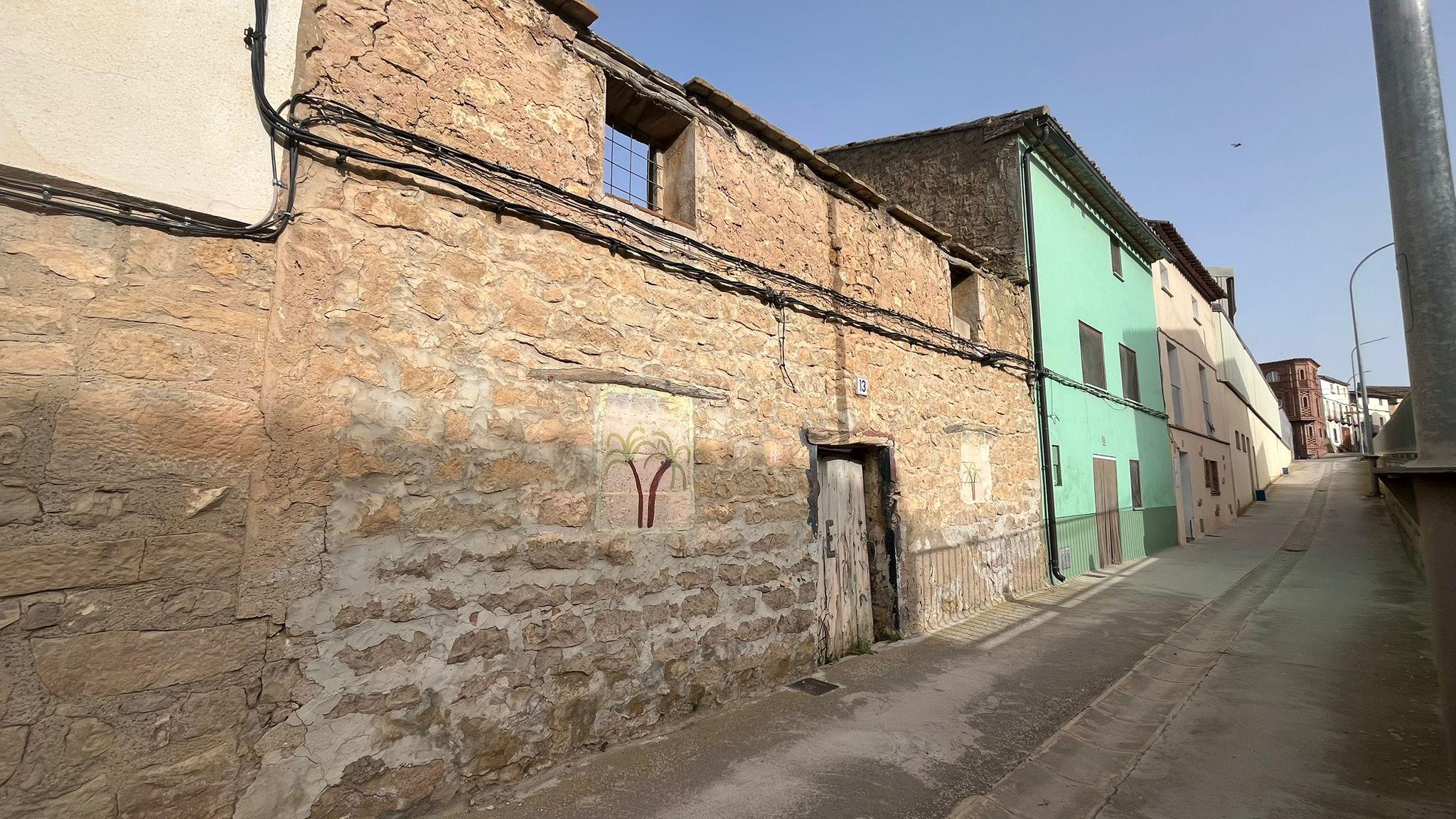 Imagen 1 Solar Urbano en venta en Ontiñena / Calle Pilar, cerca del centro de la población