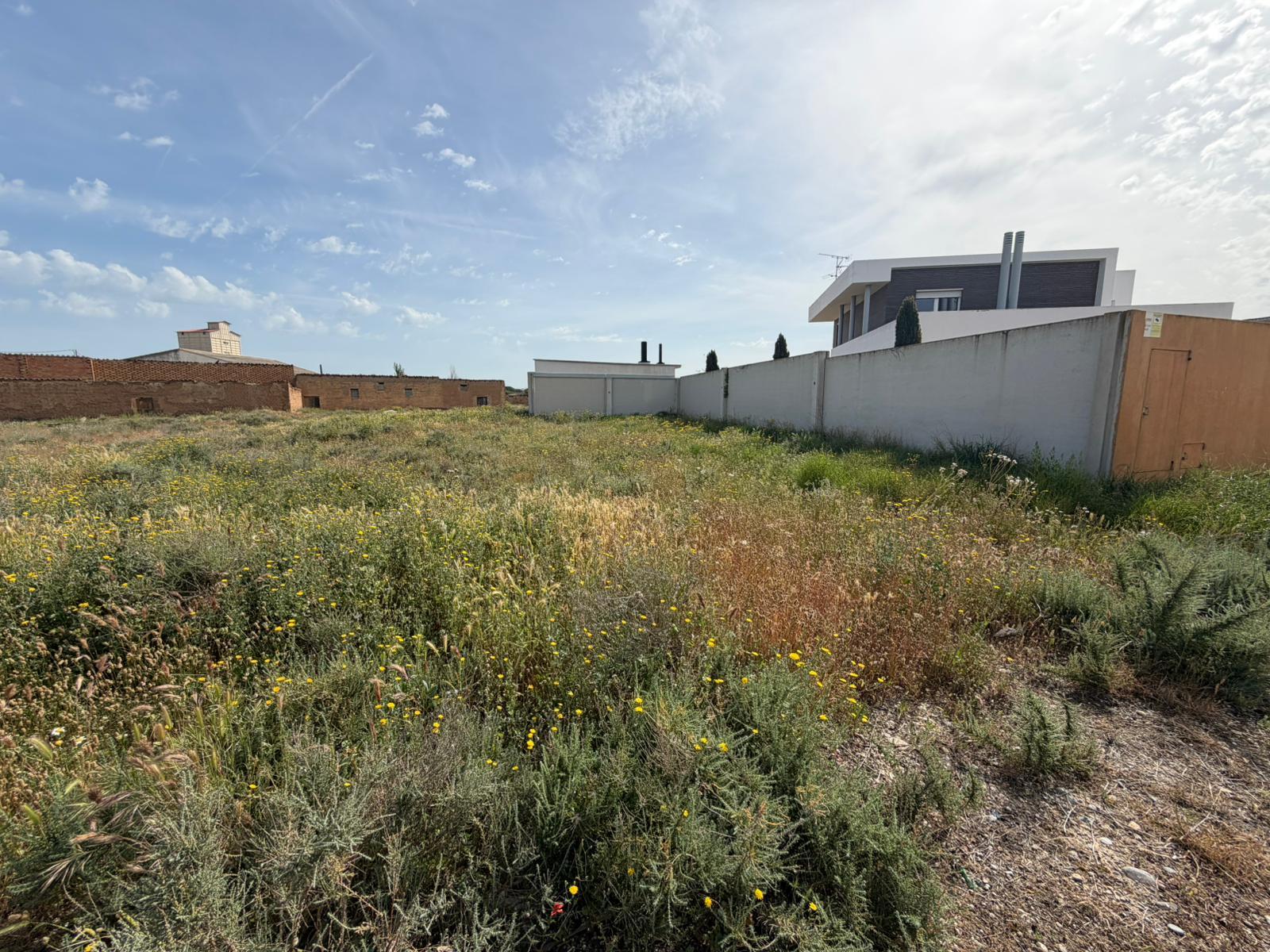 Imagen 3 Solar Urbano en venta en Albalate De Cinca / Calle Buenavista, cerca del centro