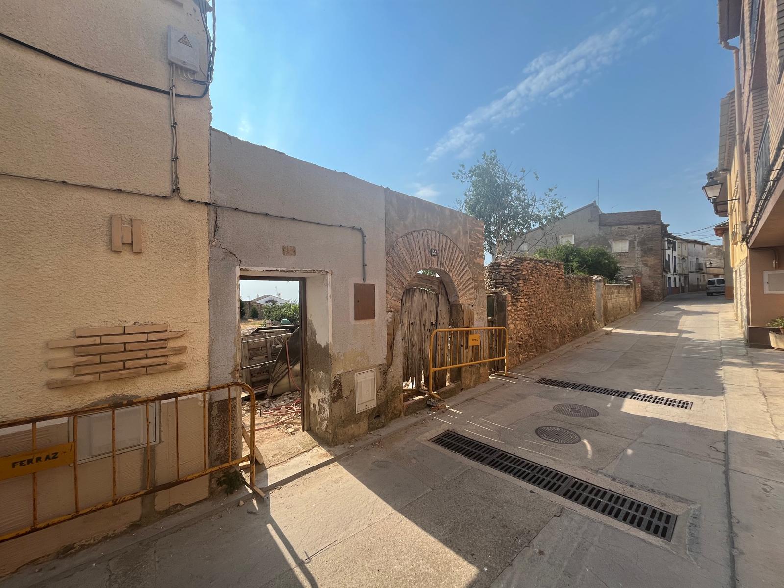 Imagen 1 Solar Urbano en venta en Laluenga / Cerca del centro de la población