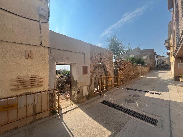 Imagen 1 Inmueble 304367 - Solar Urbano en venta en Laluenga / Cerca del centro de la población