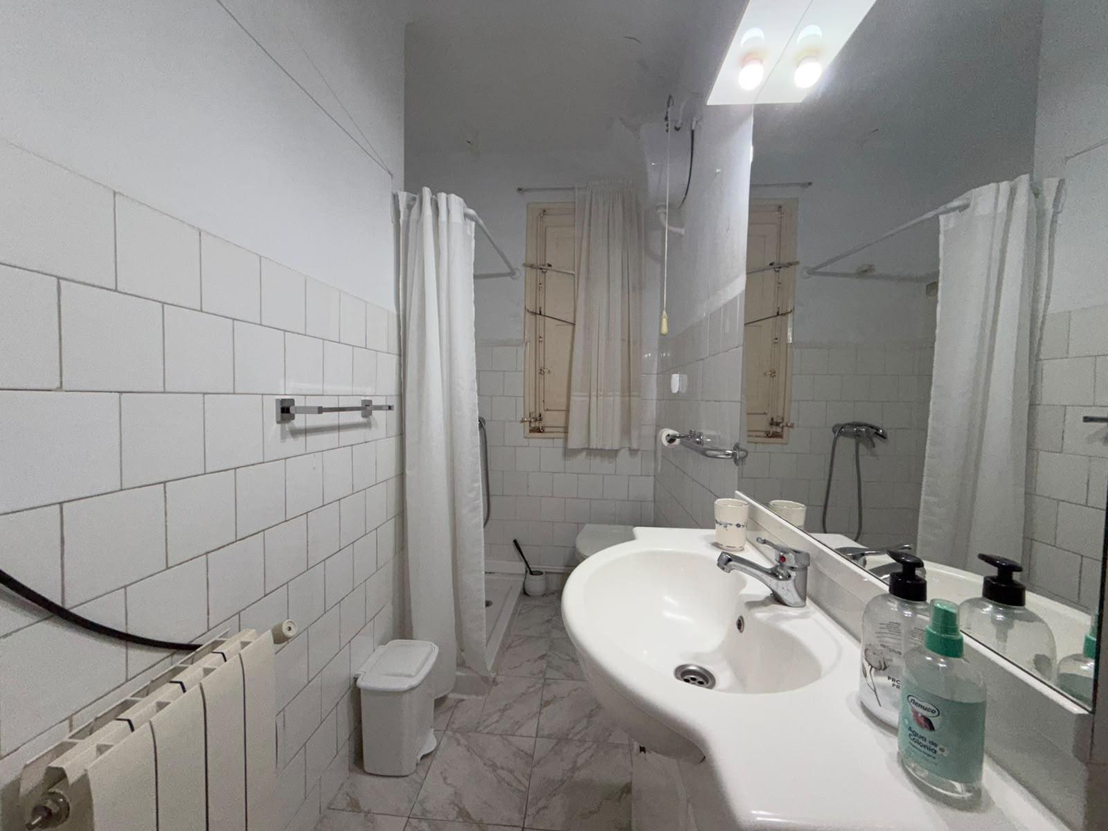 Imagen 4 Piso en venta en Monzón / Calle esera, cerca del centro 