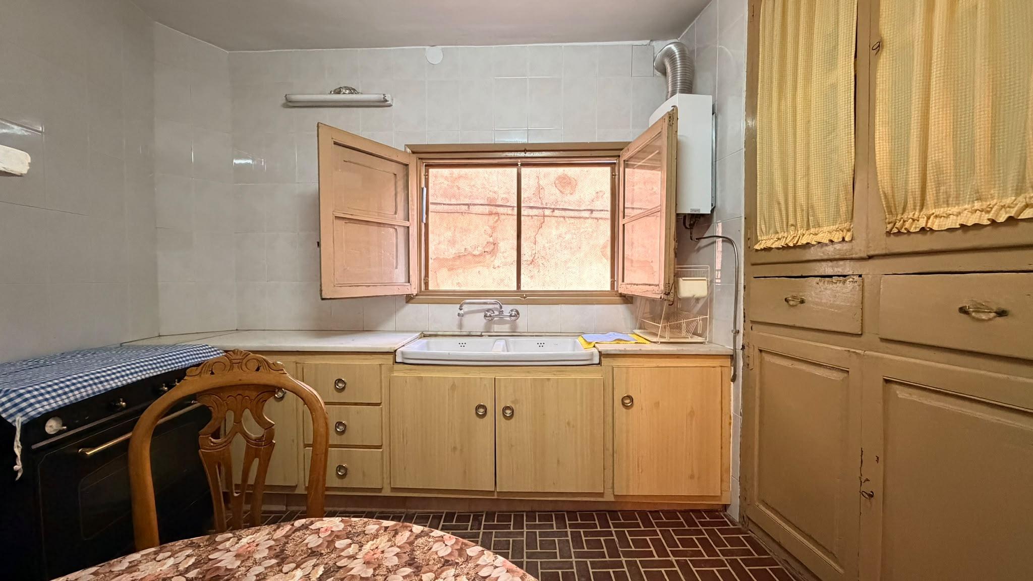 Imagen 2 Casa en venta en Peralta De Calasanz / Zona residencial, centro de la población