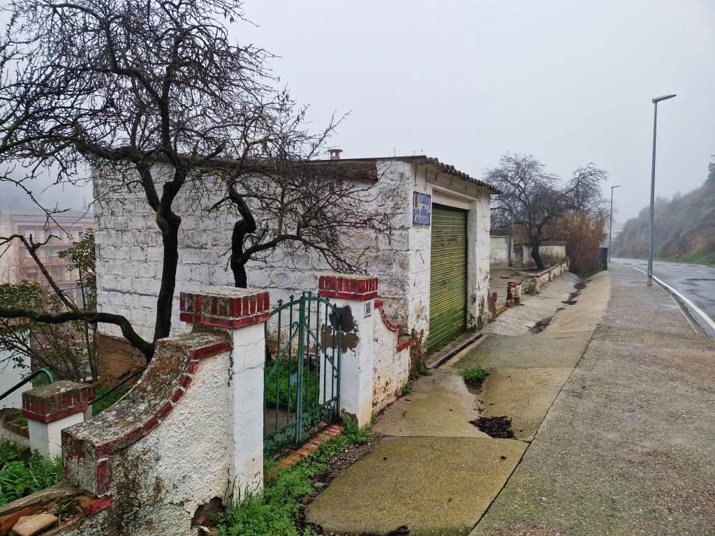 Imagen 4 Casa Aislada en venta en Tamarite De Litera / Zona tranquila.