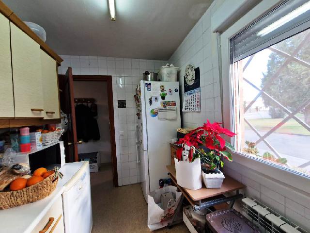 Imagen 3 Inmueble 299642 - Casa en venta en Vencillón / Plaza de la Iglesia.