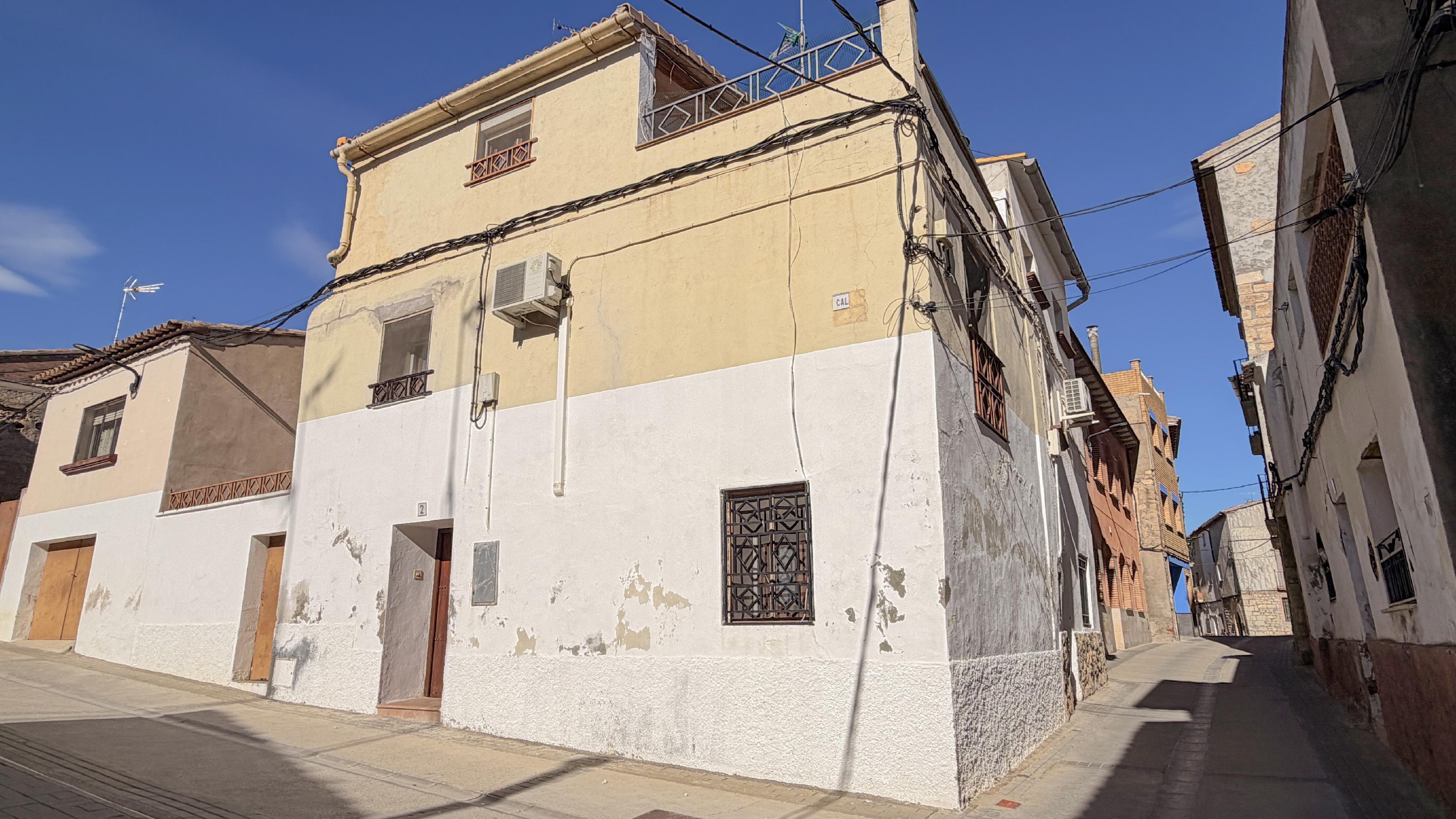 Imagen 38 Casa Adosada en venta en Ontiñena / Casa Esquinera en el centro de Ontiñena