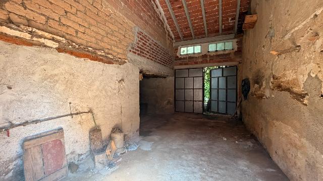 Imagen 3 Inmueble 305351 - Solar Urbano en venta en Ontiñena / Solar urbano con almacén en el centro del pueblo.