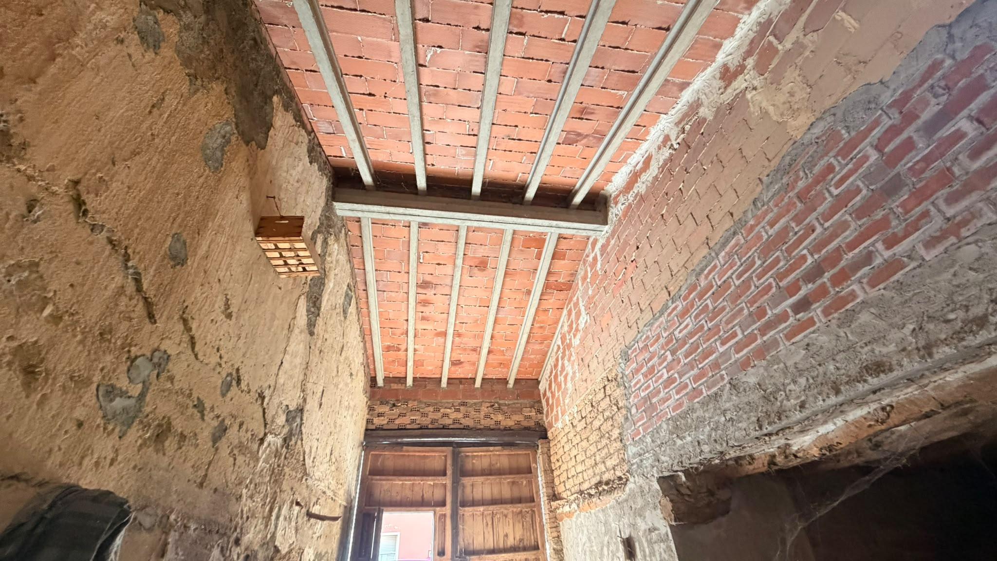 Imagen 5 Solar Urbano en venta en Ontiñena / Solar urbano con almacén en el centro del pueblo.
