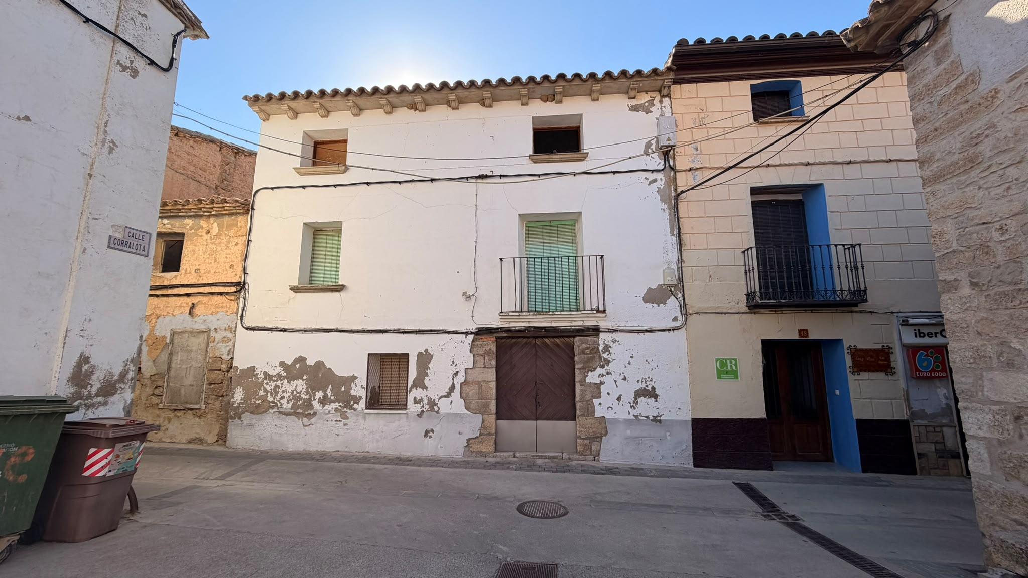 Imagen 1 Casa Pareada en venta en Ontiñena / Casa en el centro de Ontiñena