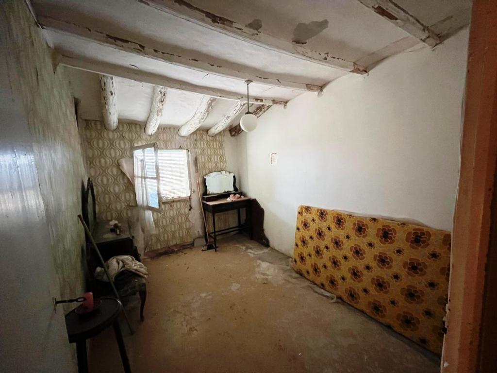 Imagen 11 Casa Adosada en venta en Castillonroy / En el centro de Castillonroy