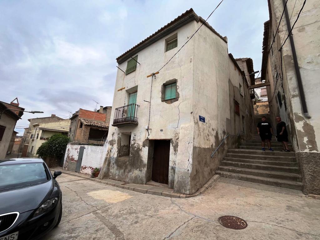 Imagen 1 Casa Adosada en venta en Castillonroy / En el centro de Castillonroy