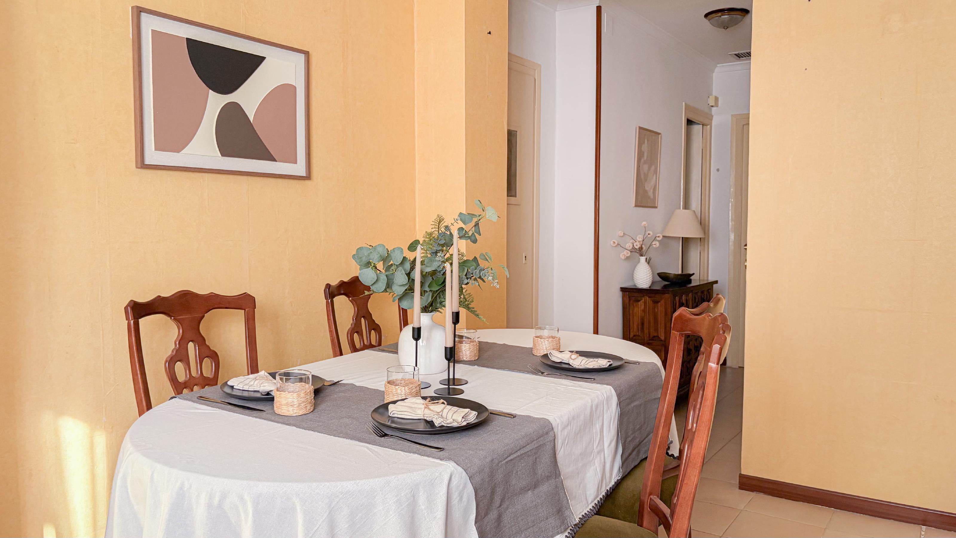 Imagen 5 Casa Pareada en venta en Ontiñena / Vivienda ubicada en la arteria principal del pueblo.